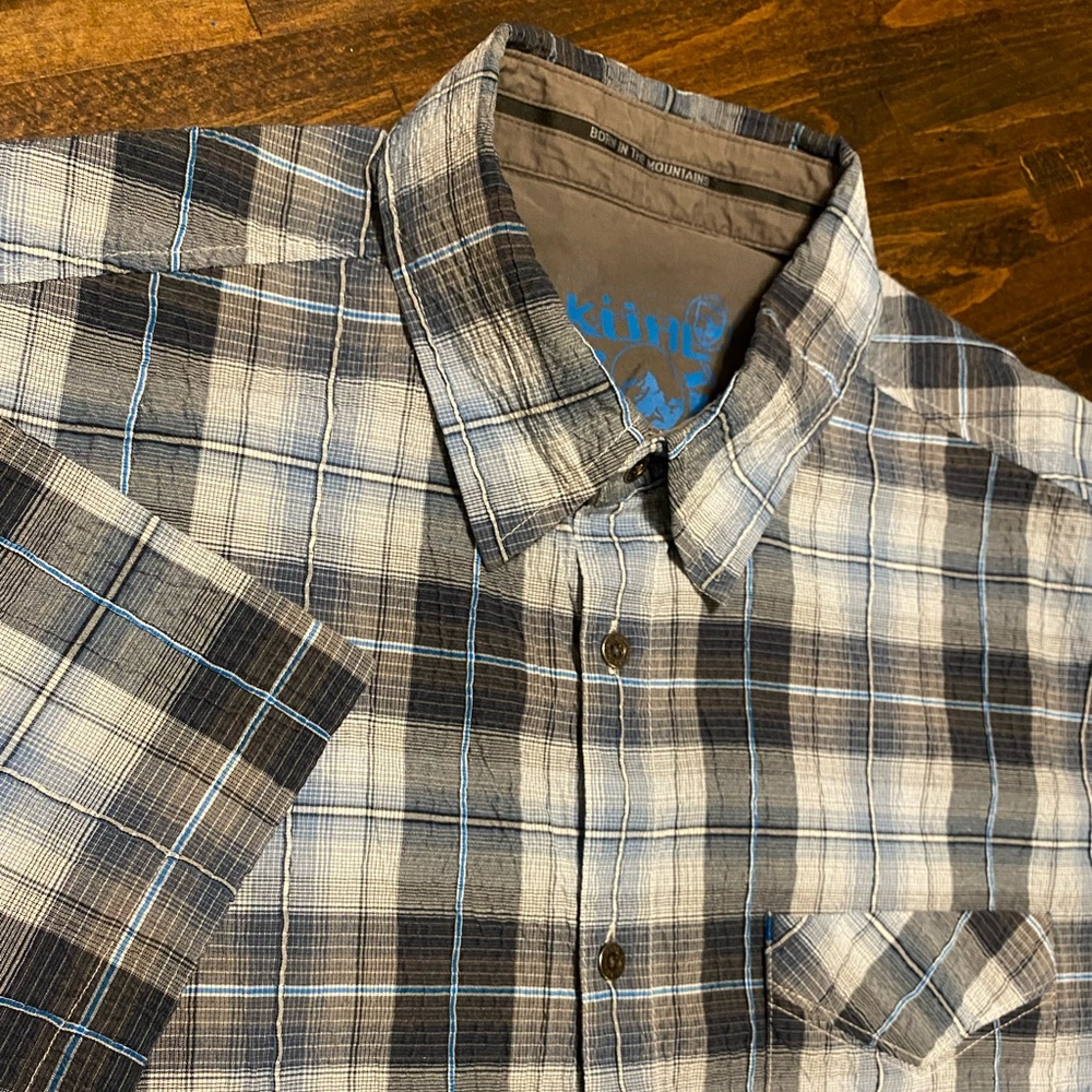 Kühl Short Sleeve Button Down Shirt Mens Medium Blue Gray Plaid Pocket